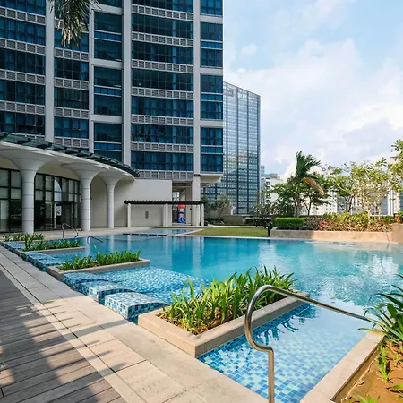 2Br Uptown Bgc-33Floor View And Near Malls And Restos