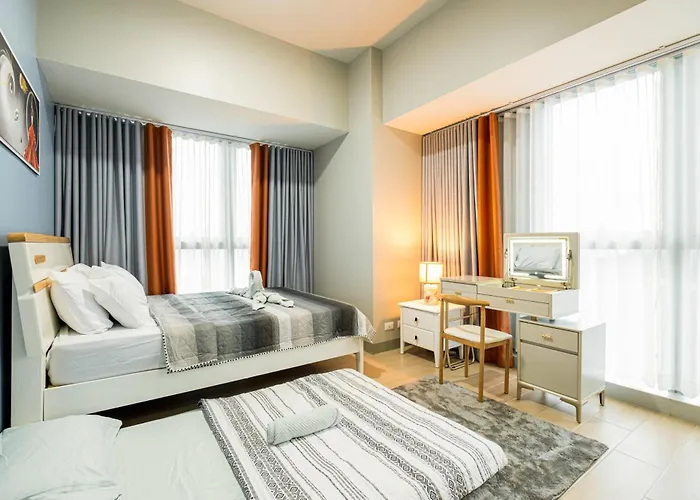 2br Uptown Bgc-33floor View And Near Malls And Restos
