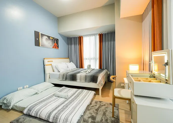 2br Uptown Bgc-33floor View And Near Malls And Restos 4*