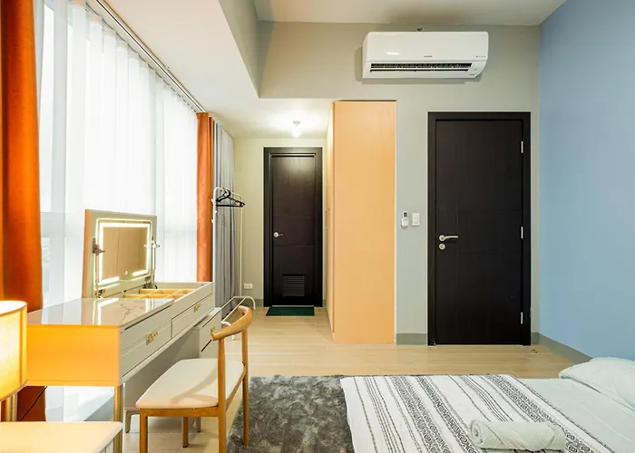 2br Uptown Bgc-33floor View And Near Malls And Restos 4* Manila