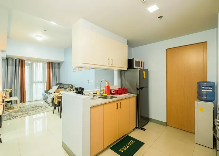 Apartahotel 2br Uptown Bgc-33floor View And Near Malls And Restos
