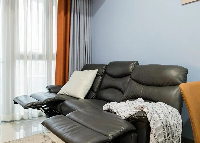 2br Uptown Bgc-33floor View And Near Malls And Restos 4* Manila