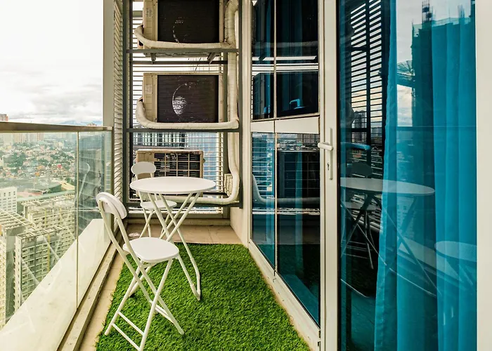 2br Uptown Bgc-33floor View And Near Malls And Restos Manila