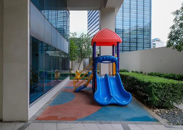 2br Uptown Bgc-33floor View And Near Malls And Restos Apartahotel 4*